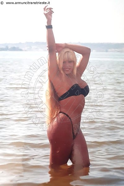 Foto Immagine Nicole Vip Venturiny  Transescort Milano