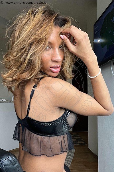 Foto Immagine Kiara Bardo Transescort Firenze